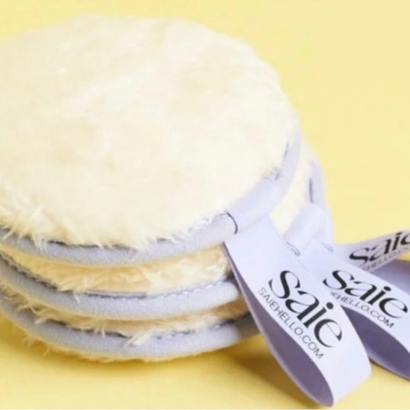 NWT Saie reuseable, multi-purpose, exfoliating & makeup puffs, 3 pack. - Picture 3 of 7